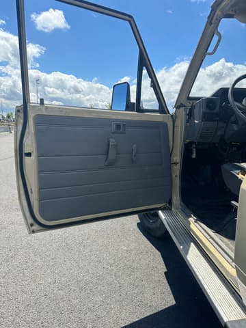 1996 Toyota Land Cruiser JDM car for sale — photo 19 of 26