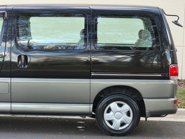 1998 Toyota HiAce JDM car for sale — photo 20 of 22