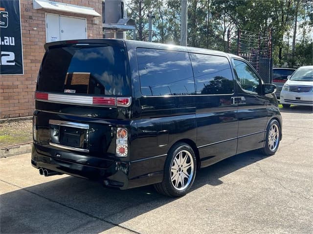 2009 Nissan Elgrand JDM car for sale — photo 6 of 18