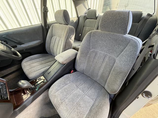 1996 Toyota Crown JDM car for sale — photo 11 of 21