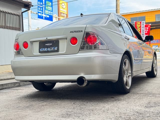 1998 Toyota Altezza JDM car for sale — photo 15 of 25