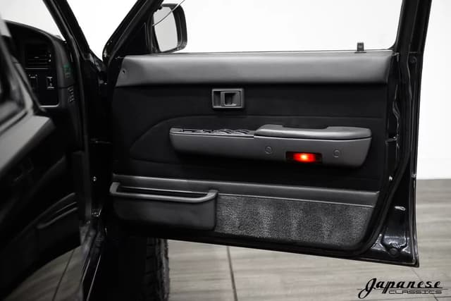 1995 Toyota Hilux JDM car for sale — photo 19 of 25