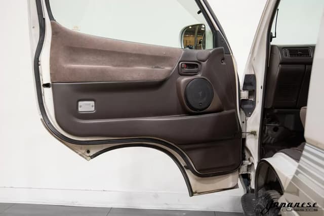 1997 Toyota HiAce JDM car for sale — photo 22 of 25