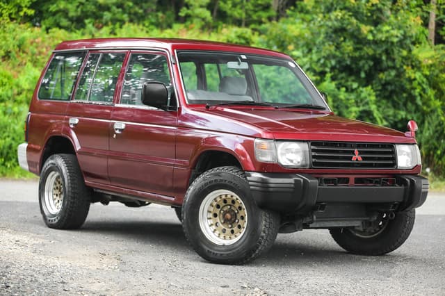 1993 Mitsubishi Pajero JDM car for sale — photo 14 of 25