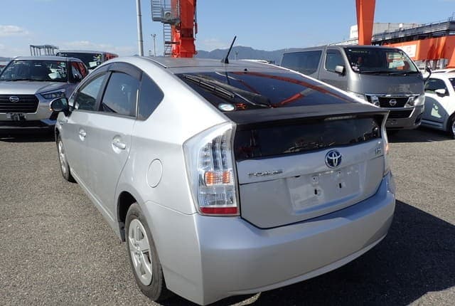 2010 Toyota Prius JDM car for sale — photo 3 of 25