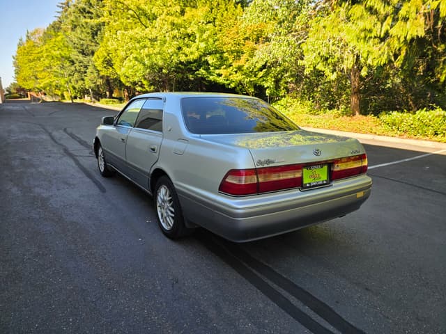 1997 Toyota Crown JDM car for sale — photo 3 of 13