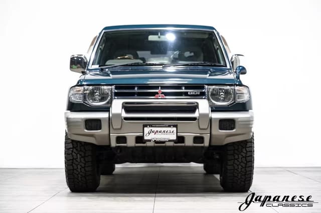 1997 Mitsubishi Pajero JDM car for sale — photo 2 of 25