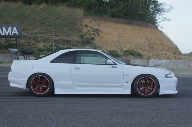 1997 Nissan Skyline JDM car for sale — photo 7 of 10