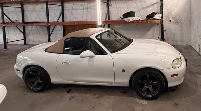 2000 Mazda Roadster (Eunos Roadster / MX-5) JDM car for sale — photo 7 of 13
