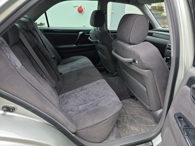 2000 Toyota Crown JDM car for sale — photo 3 of 13