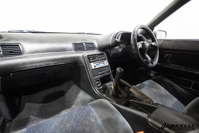 1992 Nissan Skyline JDM car for sale — photo 9 of 24