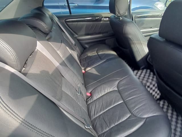 2001 Toyota Aristo JDM car for sale — photo 9 of 10