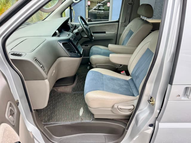 1998 Nissan Elgrand JDM car for sale — photo 16 of 22