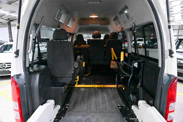 2012 Toyota HiAce JDM car for sale — photo 4 of 25