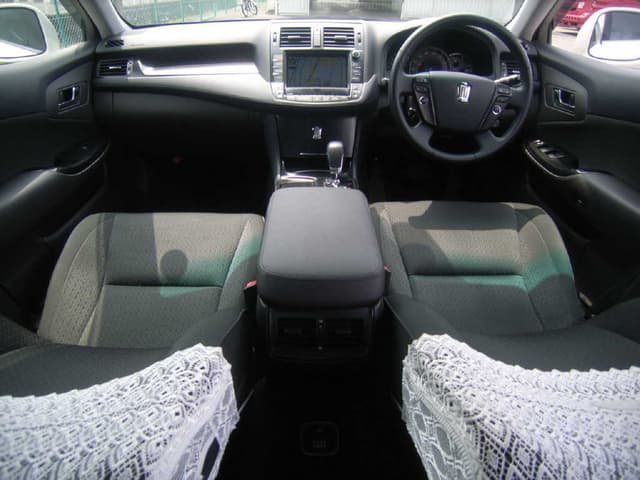 2008 Toyota Crown JDM car for sale — photo 3 of 6