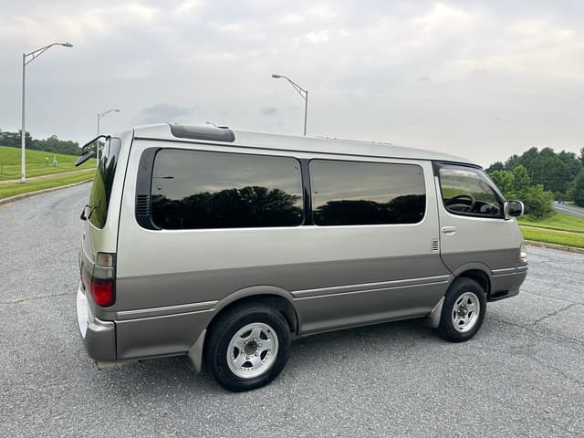 1998 Toyota HiAce JDM car for sale — photo 7 of 20