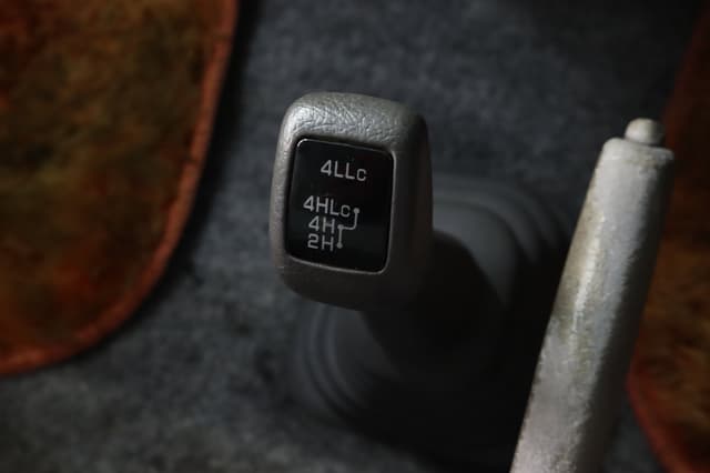 2000 Mitsubishi Delica JDM car for sale — photo 15 of 25