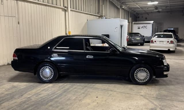 1999 Toyota Crown JDM car for sale — photo 6 of 25