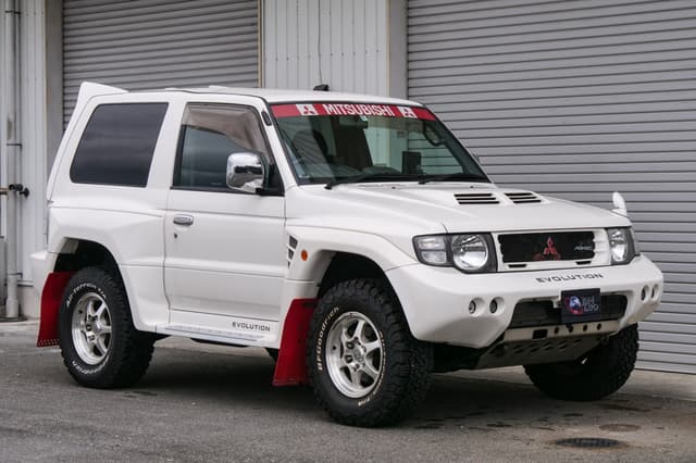 1997 Mitsubishi Pajero JDM car for sale — photo 17 of 25