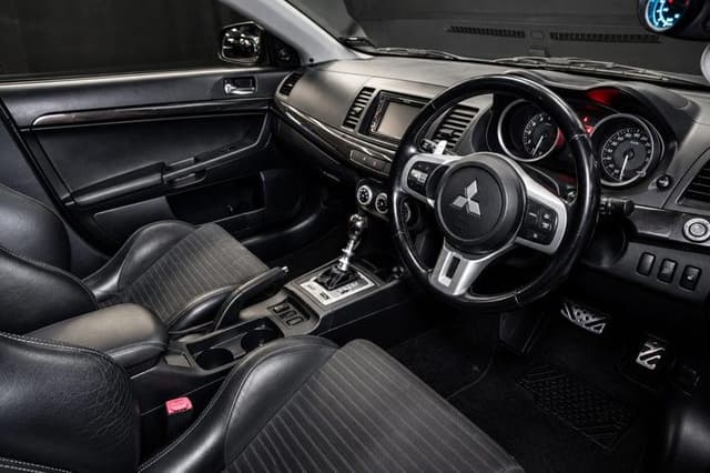 2007 Mitsubishi Lancer Evolution JDM car for sale — photo 18 of 19