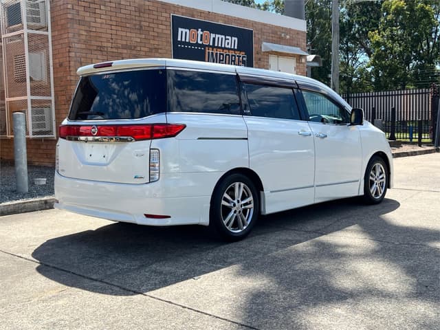 2011 Nissan Elgrand JDM car for sale — photo 6 of 16