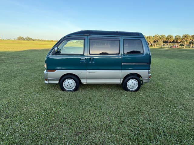1998 Mitsubishi Bravo Minivan JDM car for sale — photo 18 of 24