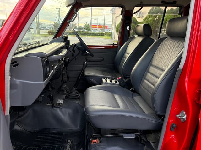2001 Toyota Land Cruiser JDM car for sale — photo 13 of 18