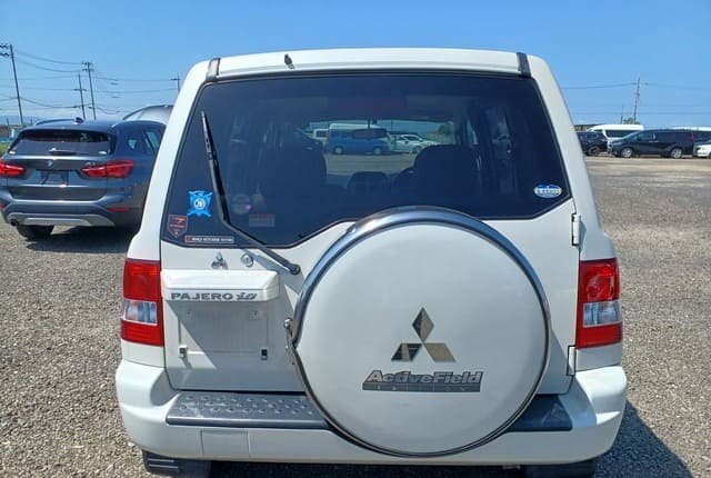 2006 Mitsubishi Pajero JDM car for sale — photo 5 of 10