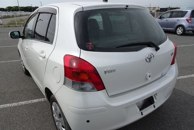 2008 Toyota Vitz JDM car for sale — photo 4 of 10