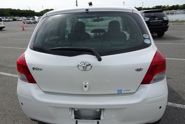 2008 Toyota Vitz JDM car for sale — photo 5 of 10
