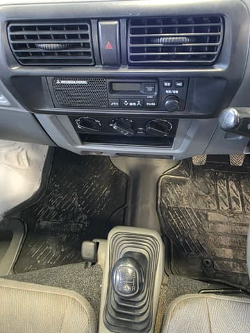 2001 Mitsubishi Minicab JDM car for sale — photo 10 of 19