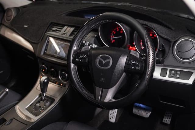 2009 Mazda Axela JDM car for sale — photo 16 of 20