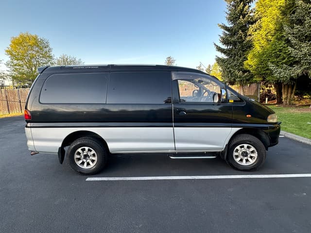 1994 Mitsubishi Delica JDM car for sale — photo 6 of 10