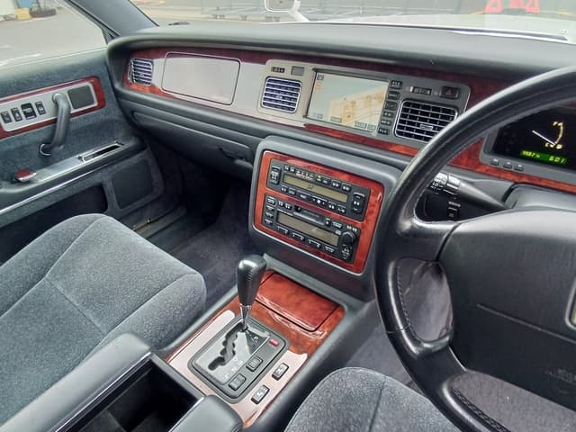 2001 Toyota Century JDM car for sale — photo 8 of 12