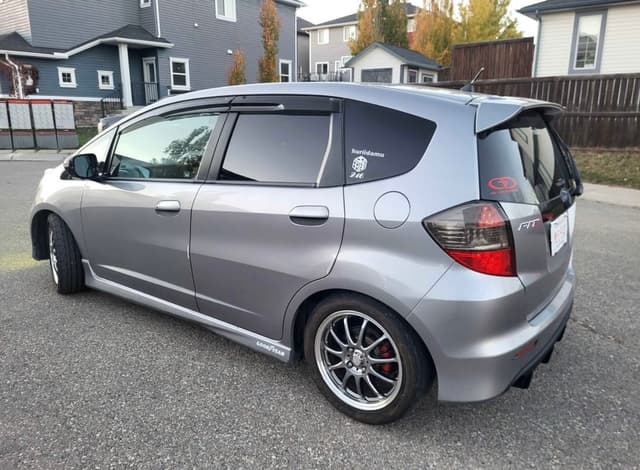 2009 Honda Fit JDM car for sale — photo 4 of 12