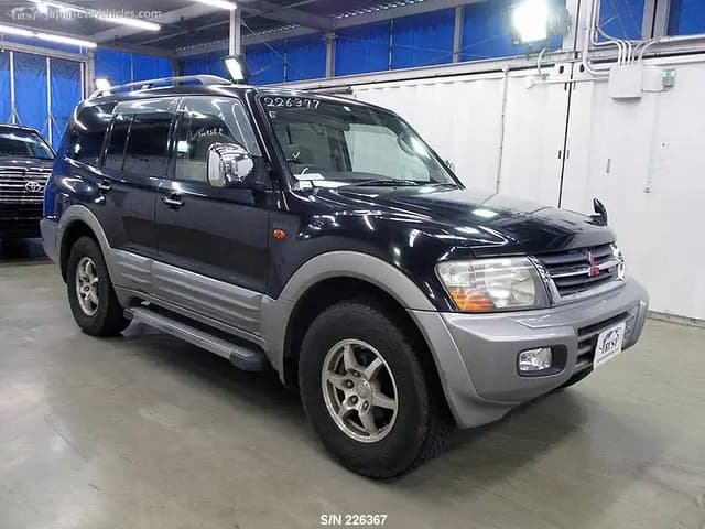 2000 Mitsubishi Pajero JDM car for sale — photo 2 of 9