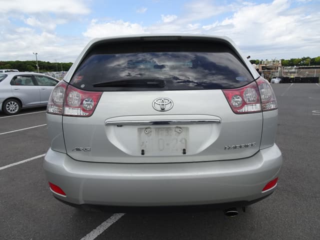 2004 Toyota Harrier JDM car for sale — photo 4 of 25