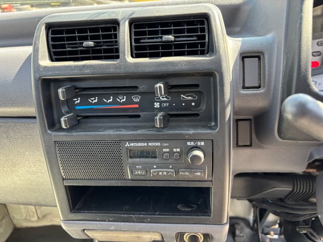 1997 Mitsubishi Minicab JDM car for sale — photo 20 of 25