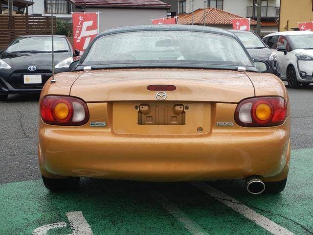 1998 Mazda Roadster (Eunos Roadster / MX-5) JDM car for sale — photo 7 of 20