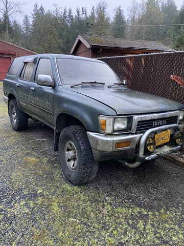 1989 Toyota Hilux Surf JDM car for sale — photo 4 of 4