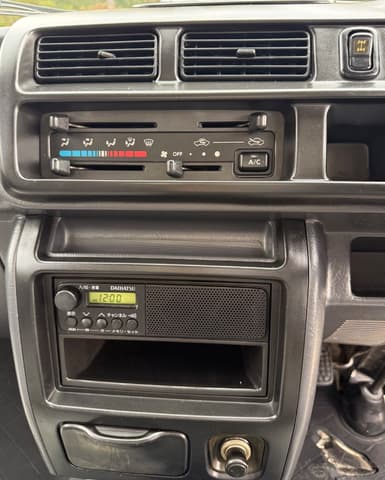 2000 Daihatsu Hijet JDM car for sale — photo 12 of 20
