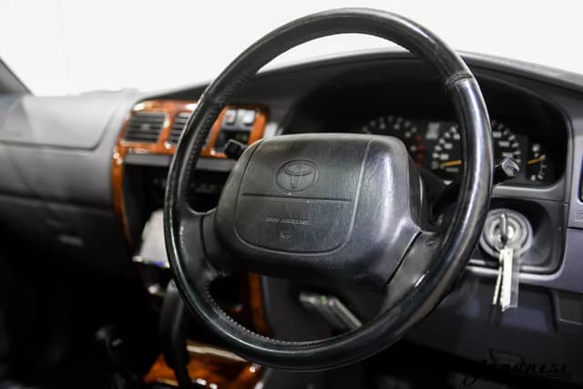 1996 Toyota Hilux Surf JDM car for sale — photo 13 of 25