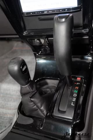 2000 Toyota Hilux Surf JDM car for sale — photo 12 of 25