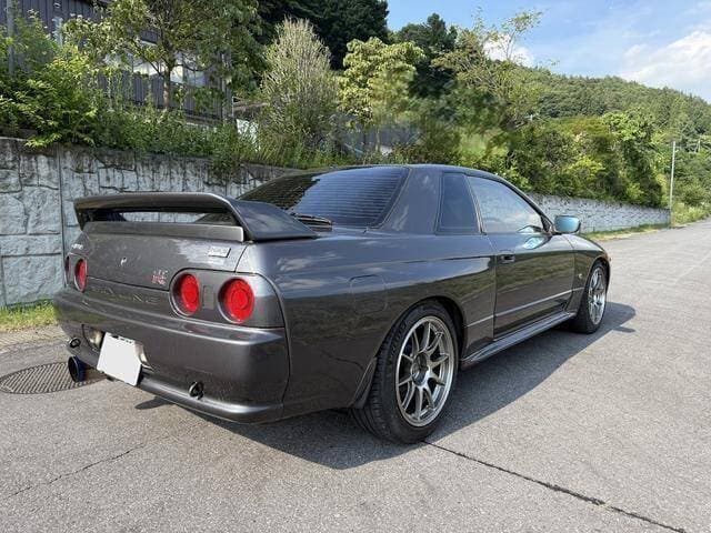 1992 Nissan Skyline JDM car for sale — photo 4 of 19
