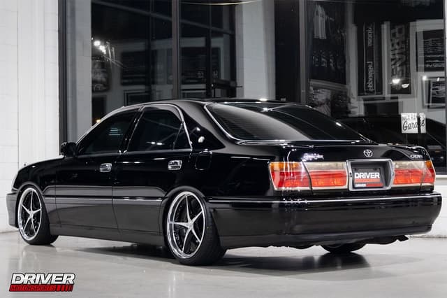 1999 Toyota Crown JDM car for sale — photo 8 of 25