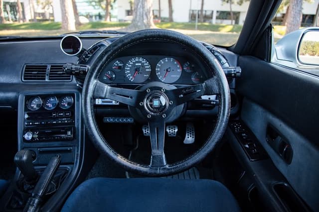 1990 Nissan Skyline JDM car for sale — photo 24 of 25