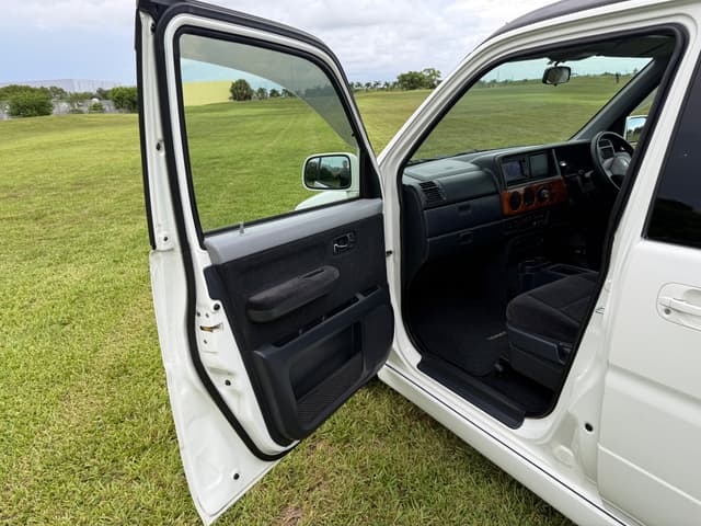 2000 Honda Stepwagon JDM car for sale — photo 15 of 25