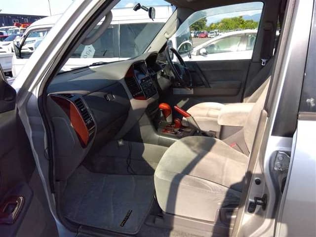 2000 Mitsubishi Pajero JDM car for sale — photo 5 of 7
