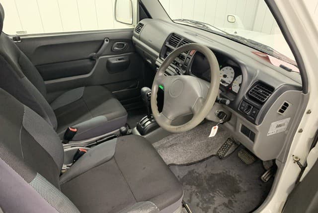 2000 Suzuki Jimny JDM car for sale — photo 14 of 25
