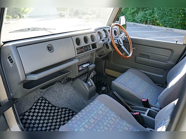 1997 Suzuki Jimny JDM car for sale — photo 16 of 24